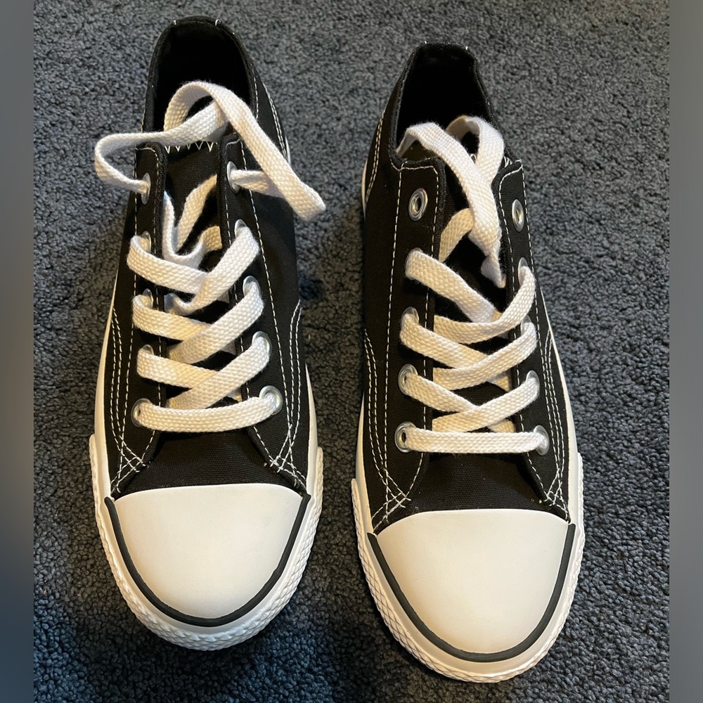 Airwalk women’s shoes 6.5